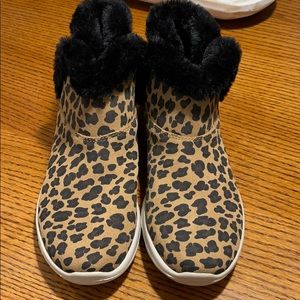 NWOB Sketchers Size 8 Fur Lined Bootie